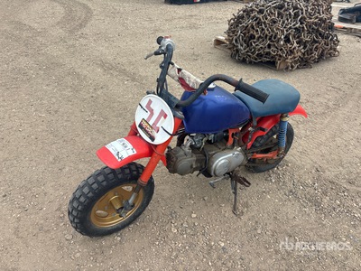 1986 Honda Z50 50 cc Kids Crossmotor (Inoperable)