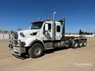 2020 Peterbilt 567 8x6 Sleeper Roll-Off Truck