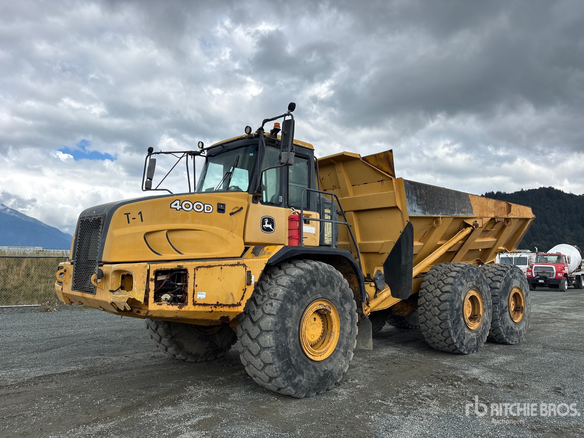 2006 John Deere 400D Articulated Dump Truck