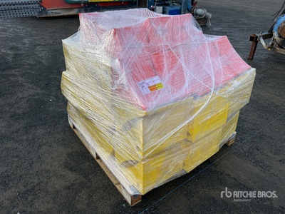 Quantity of Wheel Chocks Varios. Industrial