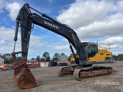 2013 Volvo EC350DL Tracked Excavator