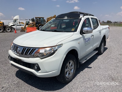 2016 Mitsubishi L200 4x4 Crew Cab Camioneta / Pickup