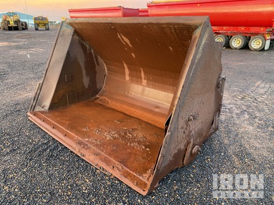 McCormack  Q/C High-Tip Wheel Loader Bucket - Fits Volvo L70/L90 (Inoperable)