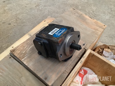 (4) Kalmar 9229760040 Hydraulic Pumps