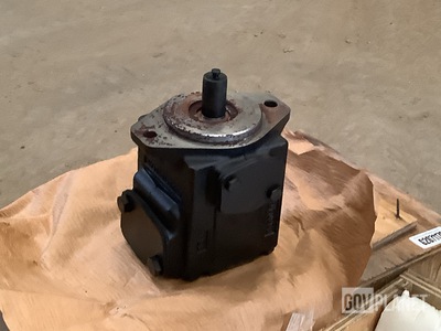 (3) Kalmar 9229760040 Hydraulic Pumps