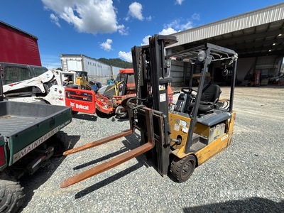 Cat ET4000-AC 3700 lb Elektrogabelstapler (Inoperable)