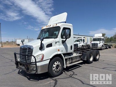 2014 Freightliner CA113 6x4 Day Cab Prime Mover
