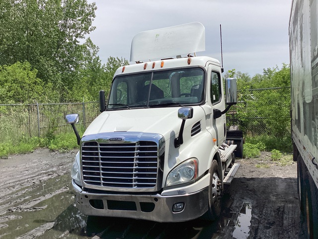 2012 Freightliner CA113 6x4 T/A Day Cab Truck Tractor