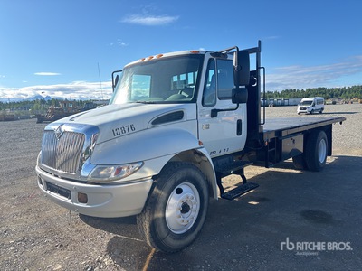 2007 International 4200 4x2 Flatbed Truck
