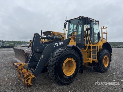 2011 John Deere 724K Pala gommata