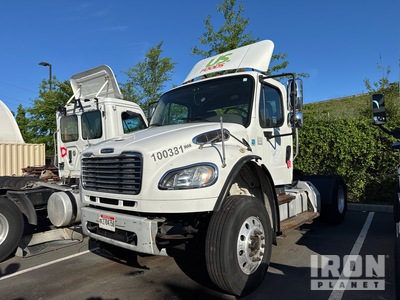 2014 Freightliner Cascadia 113 4x2 S/A Day Cab Truck Tractor