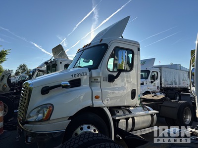 2016 Freightliner Cascadia 113 4x2 S/A Day Cab Truck Tractor (Inoperable)