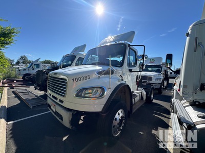 2014 Freightliner Cascadia 113 4x2 S/A Day Cab Truck Tractor (Inoperable)