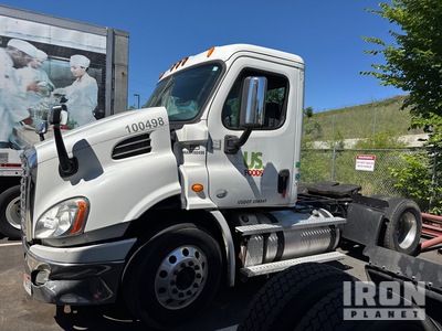 2014 Freightliner CA113 4x2 S/A Day Cab Truck Tractor