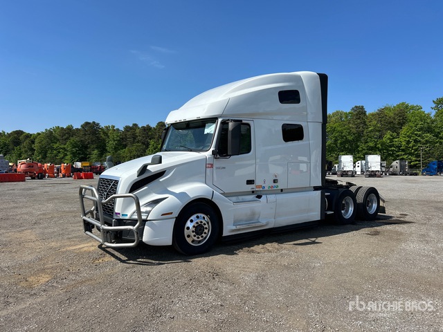 2021 Volvo VNL760 6x4 T/A Sleeper Truck Tractor