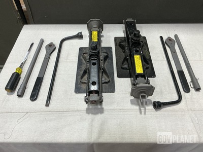 (55) Hand Scissor Jacks