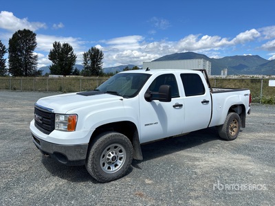 2013 GMC Sierra 3500HD 4x4 Crew Cab Pickup