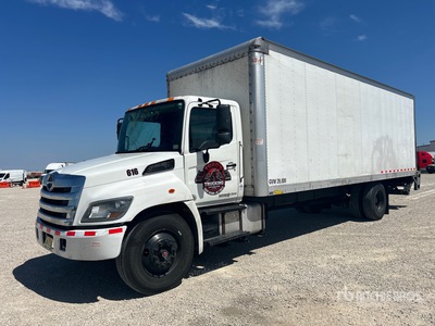 2020 Hino 268 4x2 Camion fourgon