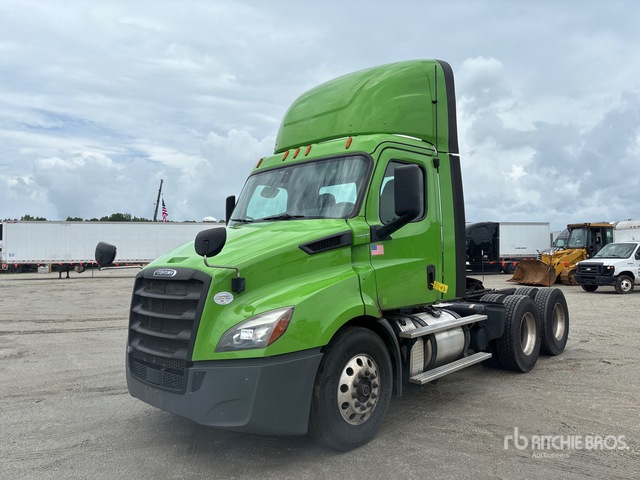 2019 Freightliner Cascadia 116 T/A Day Cab Truck Tractor