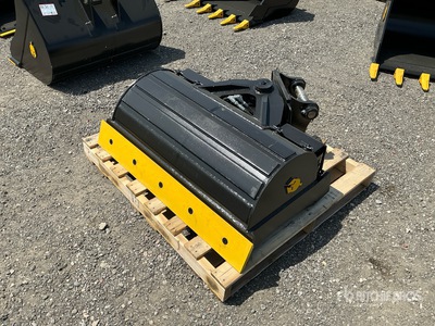 Dynamic Entities 42 in Q/C Hydraulic Tilting Excavator Bucket (Unused)