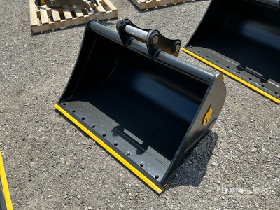 Dynamic Entities 48 in Q/C Cleanup Excavator Bucket (Unused)