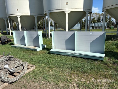 Quantity of (2) 8 ft Étagères