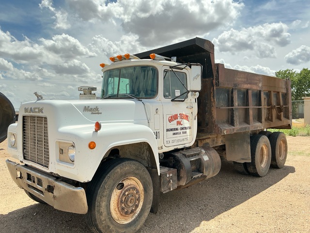 1989 Mack R690ST 6x4 T/A Dump Truck