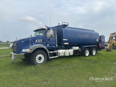 2017 Mack GU813 Fuel and Lube Truck