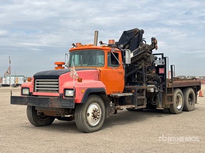 1995 Hiab 330-5 12000 kg Knuckle Boom on 1996 Mack RD688SX 6x4 Boom Truck