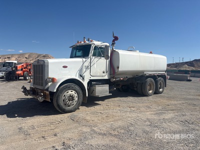 1989 Peterbilt 378 4000 gal 6x4 Water Truck