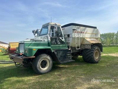 Cattelac 350 Hydraulic Feeder Mixer Truck