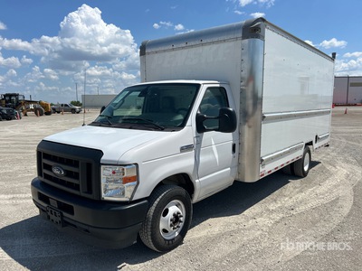 2022 Ford E-350 Super Duty 4x2 Van Truck