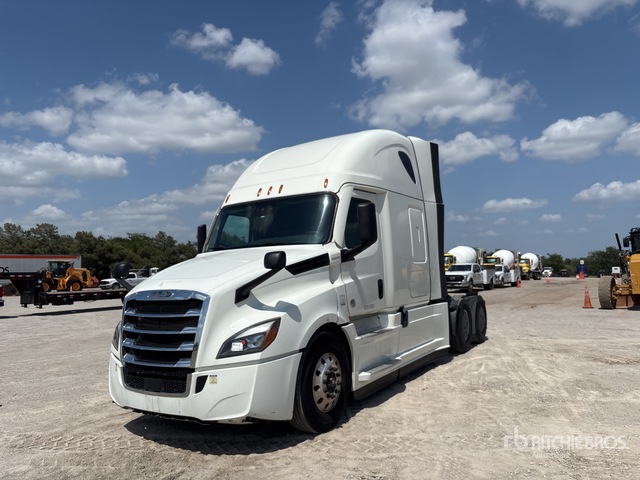 2022 Freightliner Cascadia 126 6x4 T/A Sleeper Truck Tractor