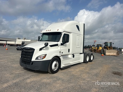 2020 Freightliner Cascadia 126 6x4 T/A Sleeper Truck Tractor