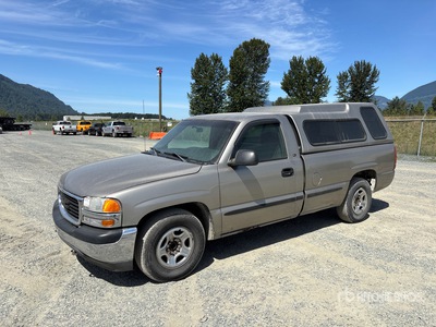 2000 GMC Sierra 1500 SL 4x2 Pickup