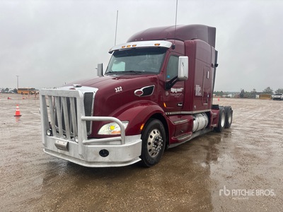 2015 Peterbilt 579 6x4 Sleeper Prime Mover