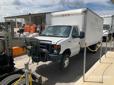2014 Ford E-350 Van Truck