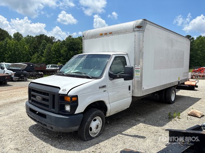 2014 Ford E-350 4x2 شاحنة فان