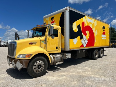 2007 Peterbilt 340 6x4 Furgoneta caja cerrada
