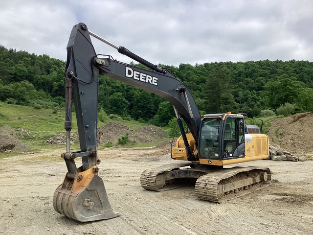 2015 John Deere 250G LC Tracked Excavator