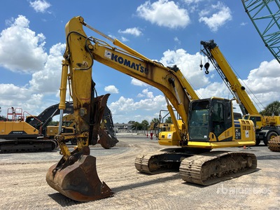 2022 Komatsu PC210LC-11 Escavatore cingolato