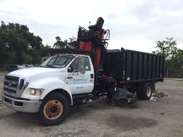 2010 Ford F-750 4x2 Grapple Truck