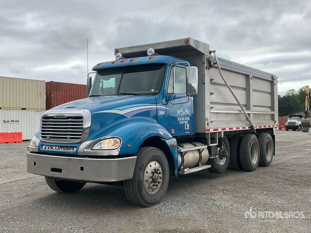 2009 Freightliner Columbia 120 8x4 Tri/A Dump Truck