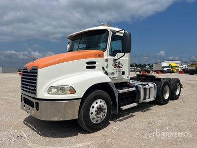 2016 Mack CXU613 6x4 Ciągnik siodłowy T/A z kabiną dzienną