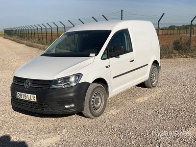 2020 Volkswagen Caddy 4x4 バン