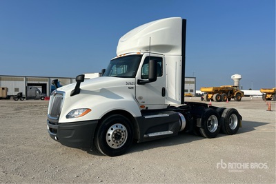 2021 International LT625 6x4 Cabeza Tractora Cabina Corta