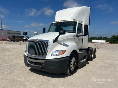 2021 International LT625 6x4 Cabeza Tractora Cabina Corta