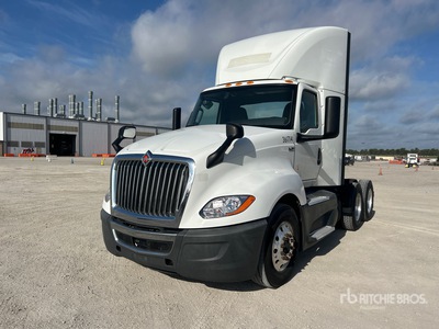 2021 International LT625 6x4 Cabeza Tractora Cabina Corta