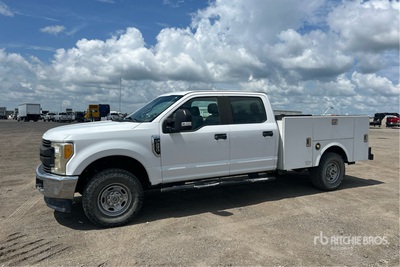 2017 Ford F-250 4x4 Crew Cab ユーティリティトラック