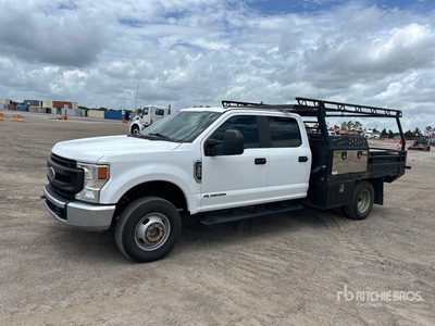 2021 Ford F-350 4x4 Crew Cab Ciężarówka z płaską platformą